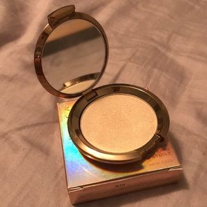 Becca Light Chaser Highlight